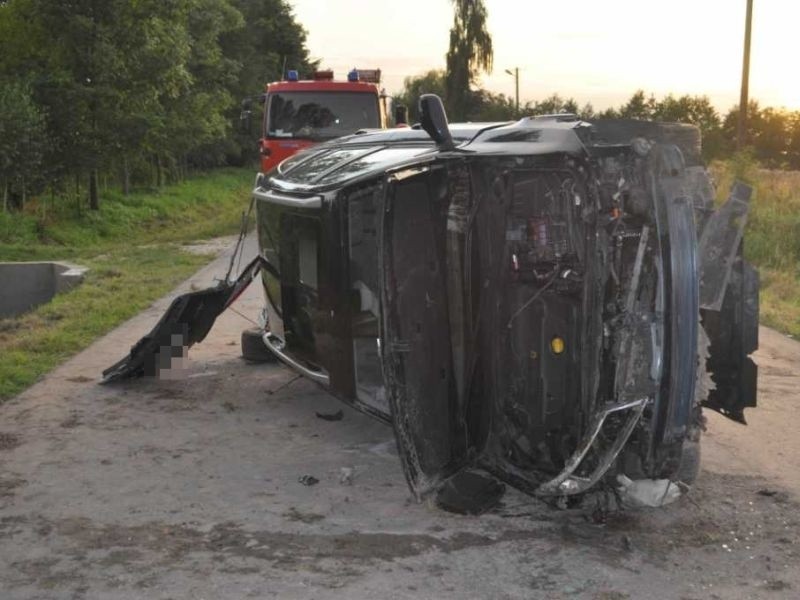 Groźne zderzenie dwóch aut  w powiecie buskim. Ranna kobieta 