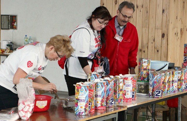 Pieniądze z puszek wolontariuszy liczono w sztabie miejskim, w hali sportowo-widowiskowej na osiedlu Lotnisko w Grdziądzu