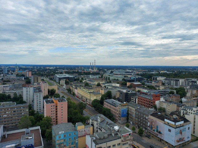 Widok z tarasu Hi Piotrkowska, drugiego pod względem wysokości budynku w Łodzi.