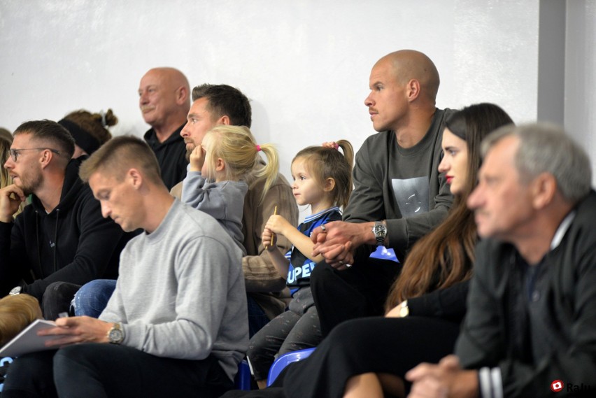 Piłkarze Lecha i ich rodziny na meczu Enea Piłka Ręczna