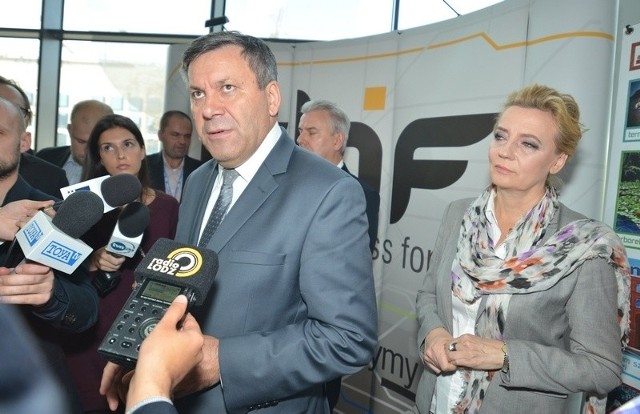 Wicepremier i minister gospodarki Janusz Piechociński przyznał, że przyjechał na Kongres Kolejowy do Łodzi samochodem.