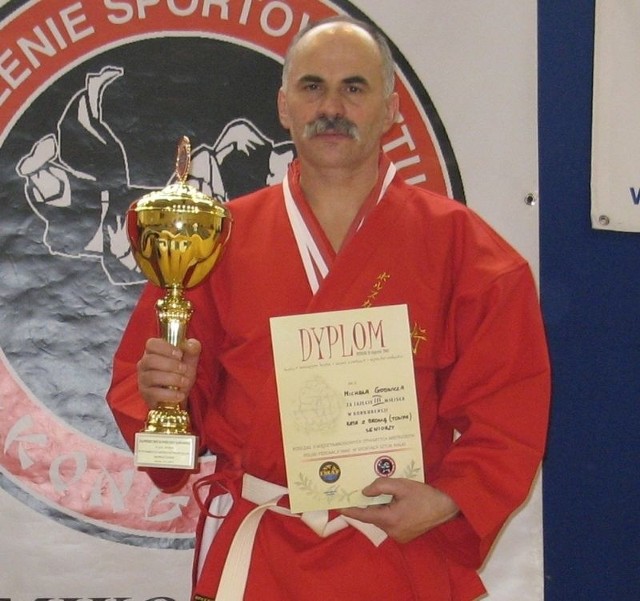 Michał Godnicz z trofeami z Mikołowa.