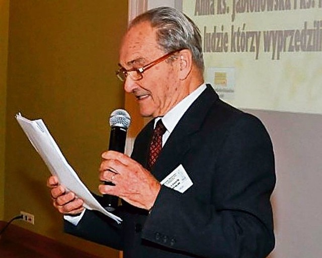 Adam Wołk podczas sesji naukowej w Ciechanowcu (2011 r.)