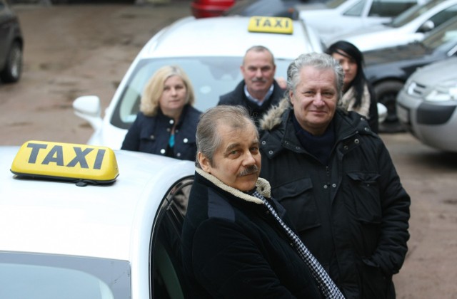 Taksówkarze skarżą się na konkurencję i zbyt małe zarobki