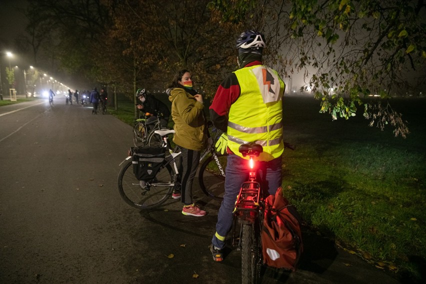 Walka kobiet trwa. W Krakowie odbył się protest rowerowy [ZDJĘCIA]