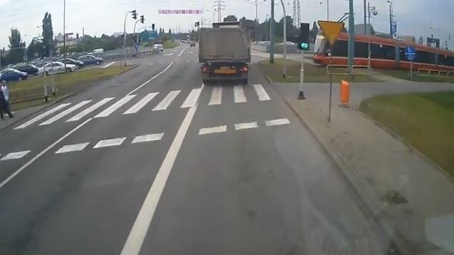 Kolizja tramwaju z ciężarówką przy SCC w Katowicach