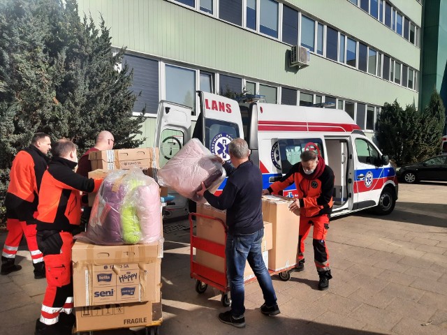 Pierwszy transport środków medycznych dla Ukrainy już wyruszył z Mazowieckiego Szpitala Specjalistycznego.