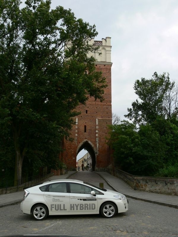 W ramach testu wybraliśmy się do Sandomierza. Podczas trasy okazało się, że prius to pojazd wygodny i funkcjonalny.