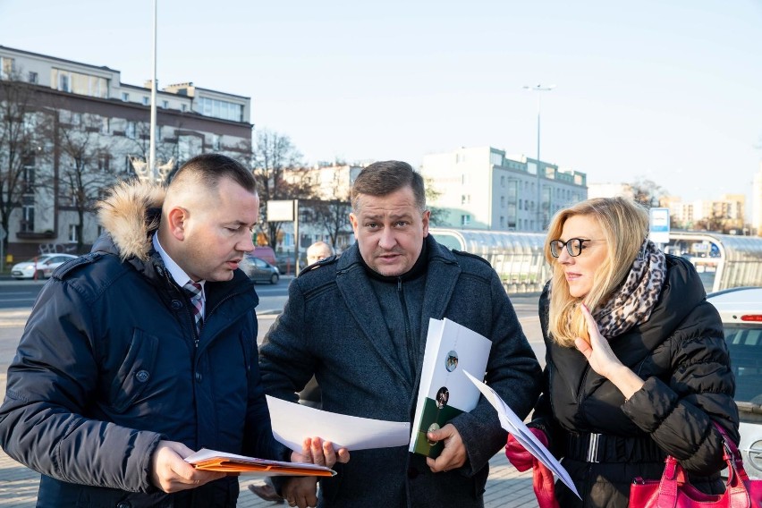 Radni PiS i Młodzież Wszechpolska apelują do prezydenta Białegostoku o wycofanie się z gigantycznych podwyżek cen biletów komunikacji 