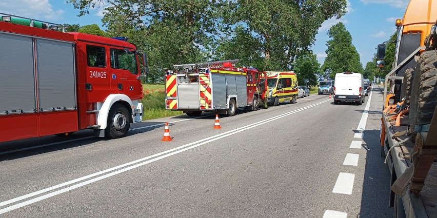 W miejscu kolizji policja kierowała ruchem.