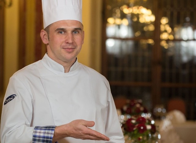 Marcin Maciąg, szef kuchni hotelu Pod Ciżemką w Sandomierzu podpowiada, jak przygotować niepowtarzalne jajka na Wielkanoc.