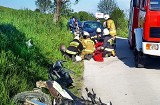 Groźny wypadek motocyklisty na drodze pod Nowym Sączem. 22-latek w szpitalu