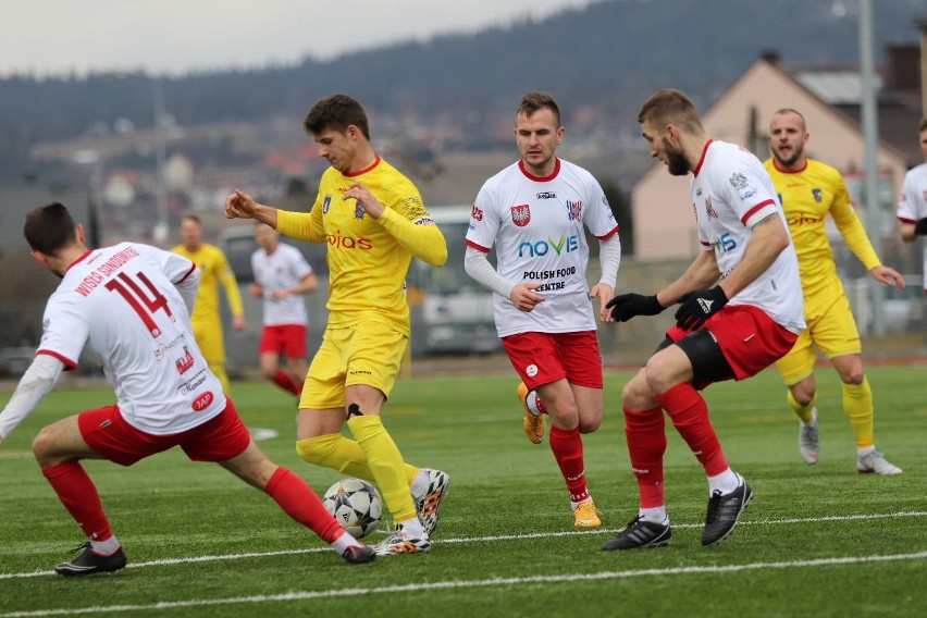 3 liga. Wysoka przegrana Wisły Sandomierz 0:4 z Podhalem w Nowym Targu. Już po 45 minutach było 4:0 (ZDJĘCIA)