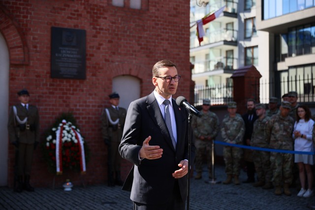 Premier Mateusz Morawiecki bierze udział w obchodach 78. rocznicy wybuchu Powstania Warszawskiego