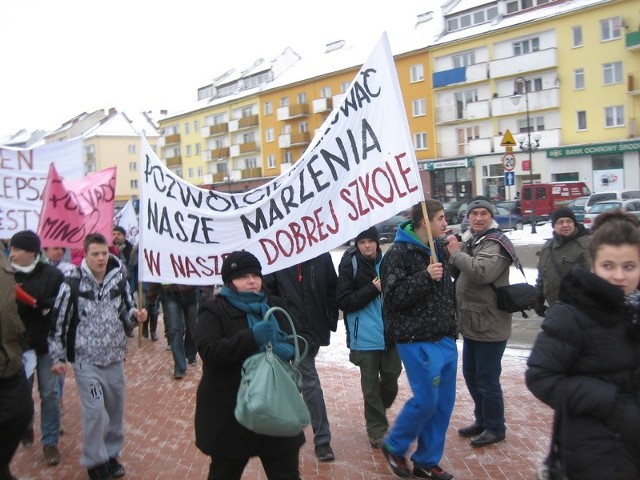 Protesty rodziców uczniów przyniosły skutek.