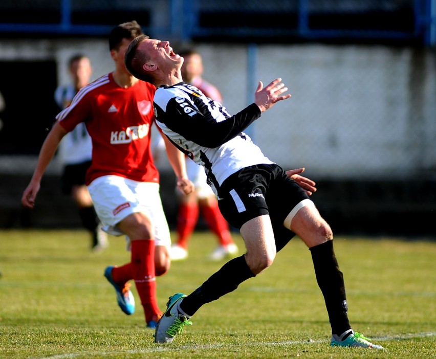 W podkarpackiej 4 lidze Czarni Jasło przegrali 1:5 na...