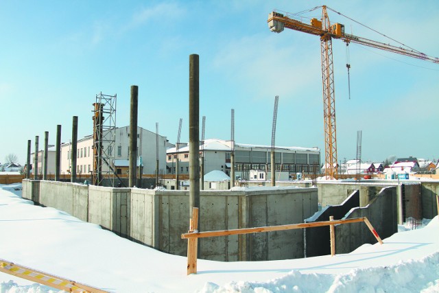Budowa basenu w Michałowie ma się zakończyć we wrześniu 2011 roku