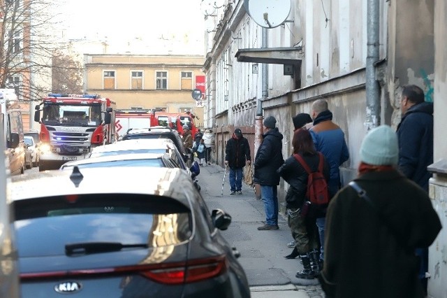 Służby ratunkowe otrzymały zgłoszenie z ul. Myśliwskiej przed godz. 15.