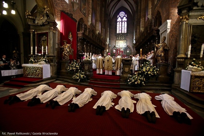 Wrocław: Święcenia kapłańskie w katedrze (ZDJĘCIA)