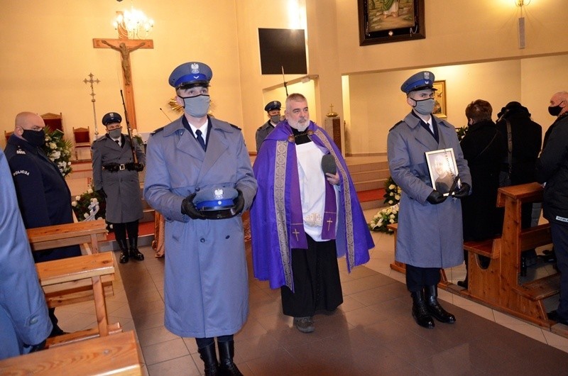 Pogrzeb policjanta z Człuchowa 5.12.2020. Uroczystości...