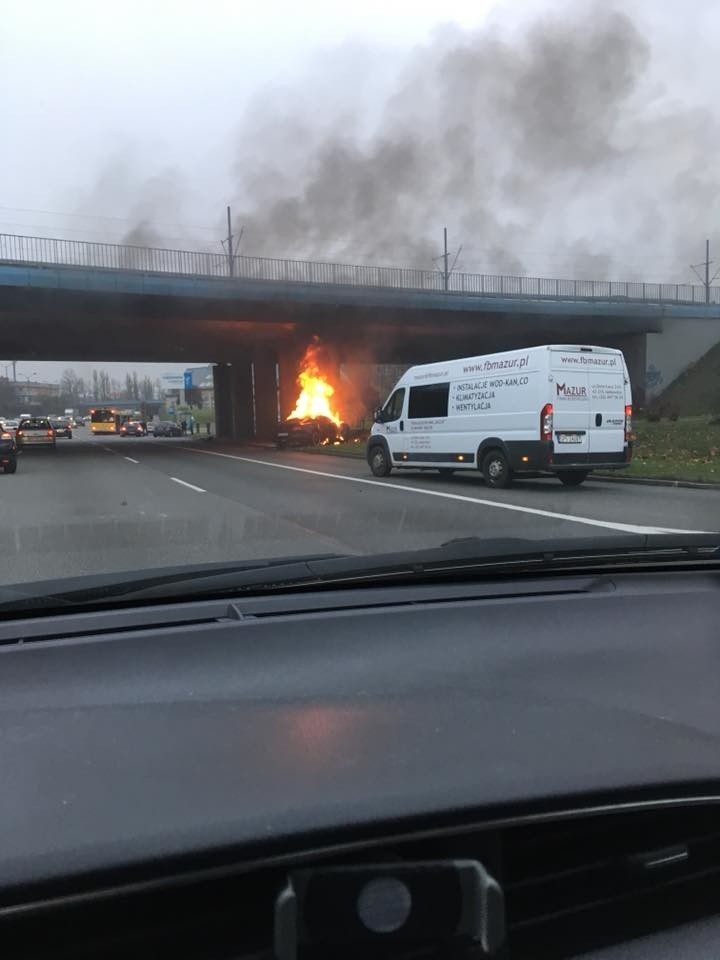 Tragiczny wypadek na DTŚ w Chorzowie. Kierowca uderzył w...