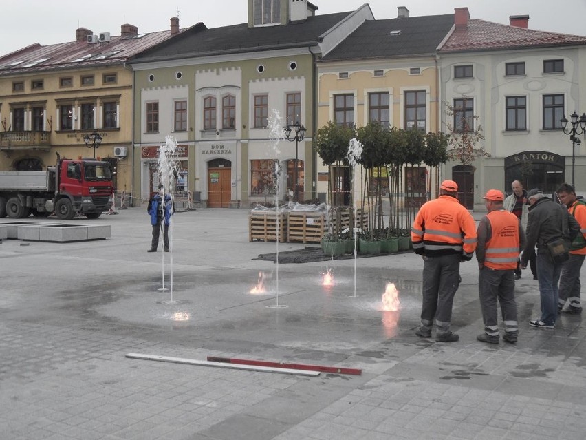 Prace modernizacyjne na żywieckim rynku postępują [ZDJĘCIA] 