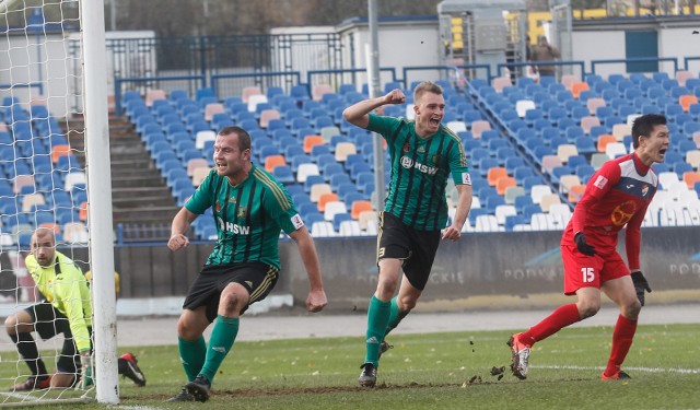 05.11.2017 rzeszow stal stalowa wola gwardia koszalin ii liga stadion miejski stal w rzeszowie fot krzysztof kapica