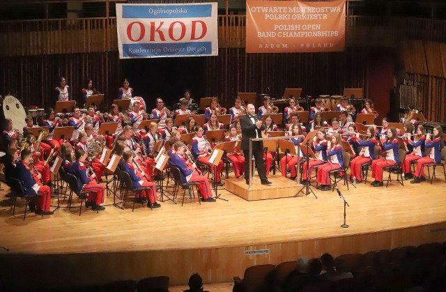 Radomska Orkiestra Grandioso dała w niedzielę piękny koncert w sali koncertowej Zespołu Szkół Muzycznych.