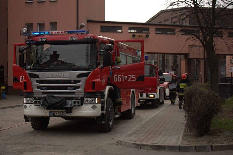 Strażacy ćwiczyli na terenie KWK Marcel