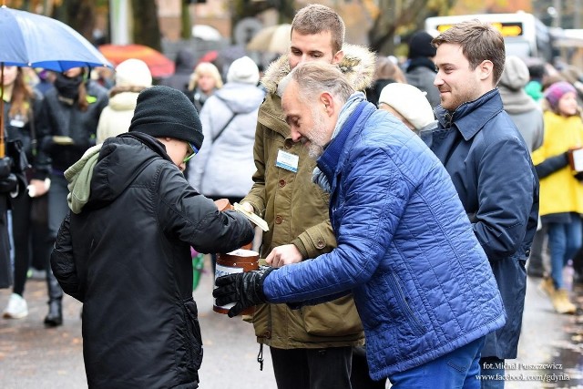 W środę, 1 listopada o godzinie 12 na cmentarzu witomińskim kwestować będzie prezydent Gdyni, Wojciech Szczurek