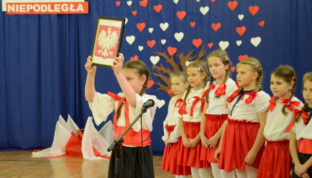 Uczniowie Szkoły Podstawowej w Sokolinie - w projekcie Szkoła Młodych Patriotów.