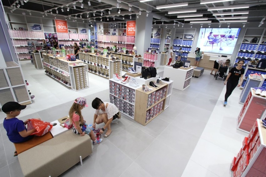 Największy sklep CCC w Polsce ruszył w kieleckiej Galerii Korona (WIDEO, zdjęcia)