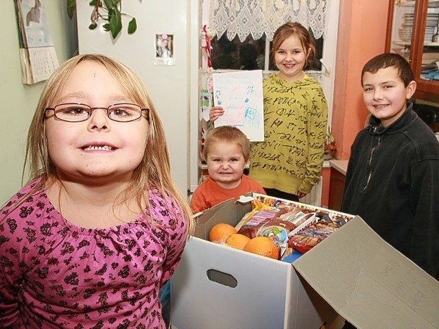 Weronika, Gabryel, Eliza i Dominik byli zachwyceni prezentami (na zdjęciu brakuje Karoliny, która była w szkole).