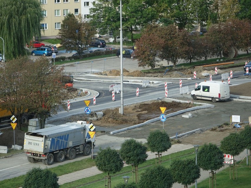 Trwa budowa ronda na skrzyżowaniu ulic Jana Pawła II i...