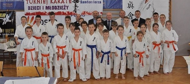 W turnieju w Sandomierzu uczestniczyło blisko 200 młodych karateków. Zawodnicy gospodarzy zdobyli 15 medali. 