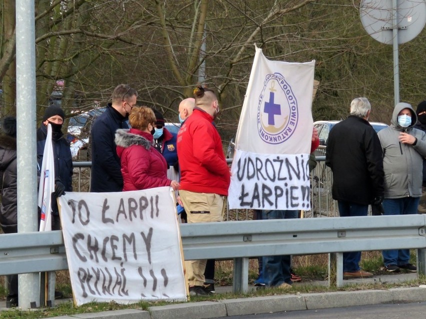 Protest w Policach. Wyszli na ulicę, bo nie jest im obojętny los Łarpii  