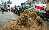 Protest rolników w Bydgoszczy. Ciągniki zablokowały centrum, zapłonęły opony - zobacz zdjęcia