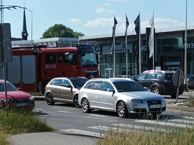 Wypadek na Elbląskiej w Gdańsku. Jedna osoba poszkodowana. Korek w stronę Elbląga 27.06.2022 r.