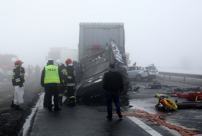 Karambol na A1 koło Piotrkowa Trybunalskiego. Zderzenie...