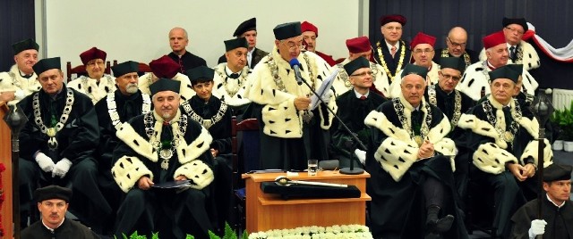 Mirosław Luft, rektor Politechniki Radomskiej powiedział, że uczelnia rozpoczęła marsz ku uniwersytetowi.