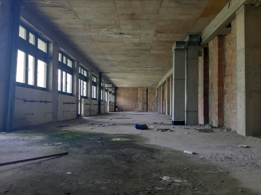 Weszliśmy do niedokończonego sanatorium w Nałęczowie. Zobacz zdjęcia