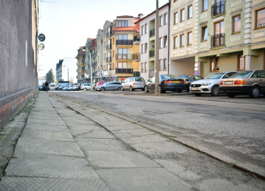 Ulica Wolność w Radomiu zostanie przebudowana. Aktalnie jej stan jest bardzo zły. Zobacz zdjęcia! 