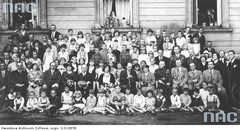 1932 r. Kolonie letnie dla dzieci bezrobotnych rezerwistów w...