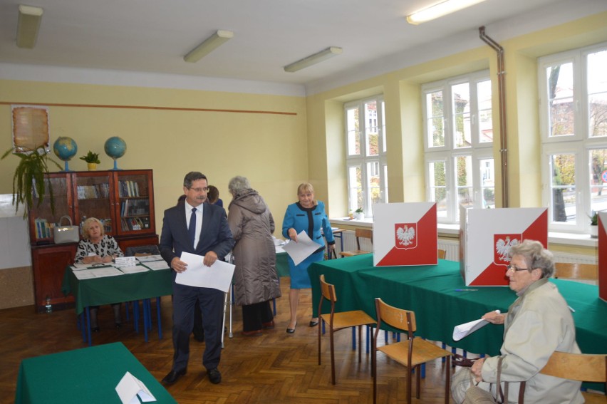 Wybory samorządowe 2018 Tarnów. Roman Ciepiela już oddał swój głos [ZDJĘCIA]