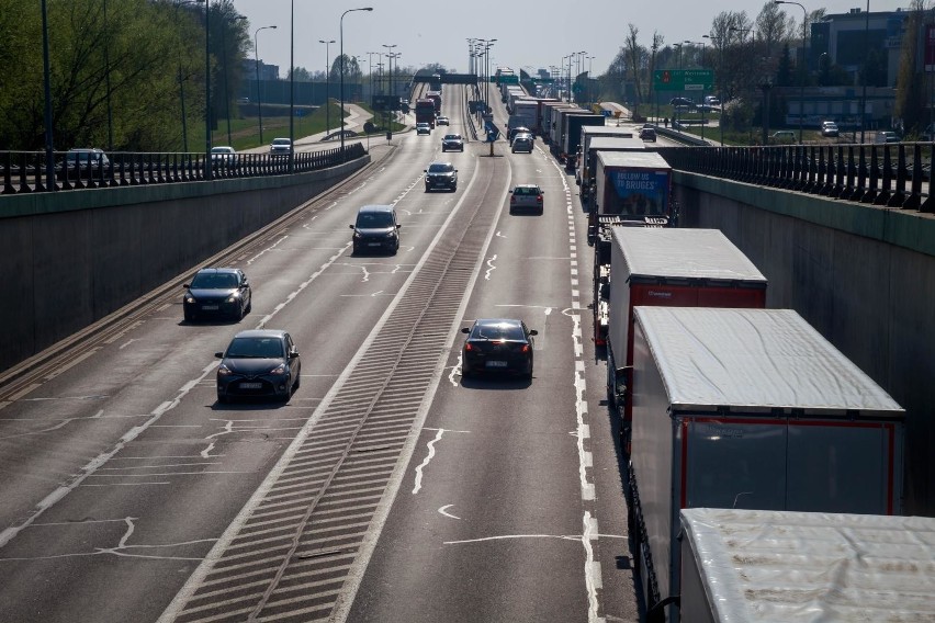 Budowa węzła drogowego w Porosłach. Zmiana w organizacji ruchu na przebudowywanym odcinku drogi krajowej nr 8