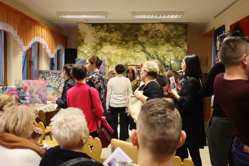 Prace malarskie Danuty Goguły pokazano w Miejsko - Gminnej Bibliotece Publicznej w Iłży