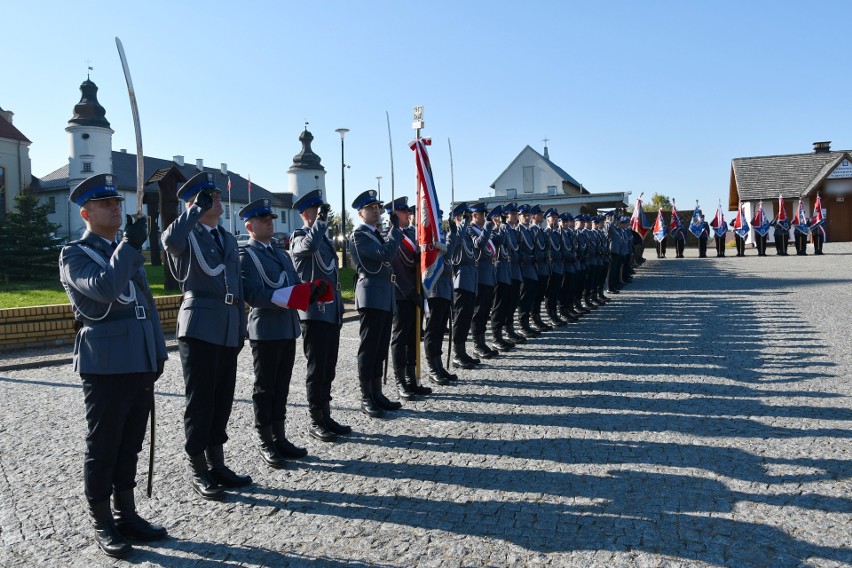 Komenda Powiatowa Policji w Sejnach ma już swój sztandar (zdjęcia)