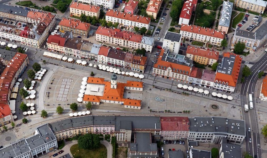 Rynek Kościuszki w Białymstoku. U jego północno-zachodniego...