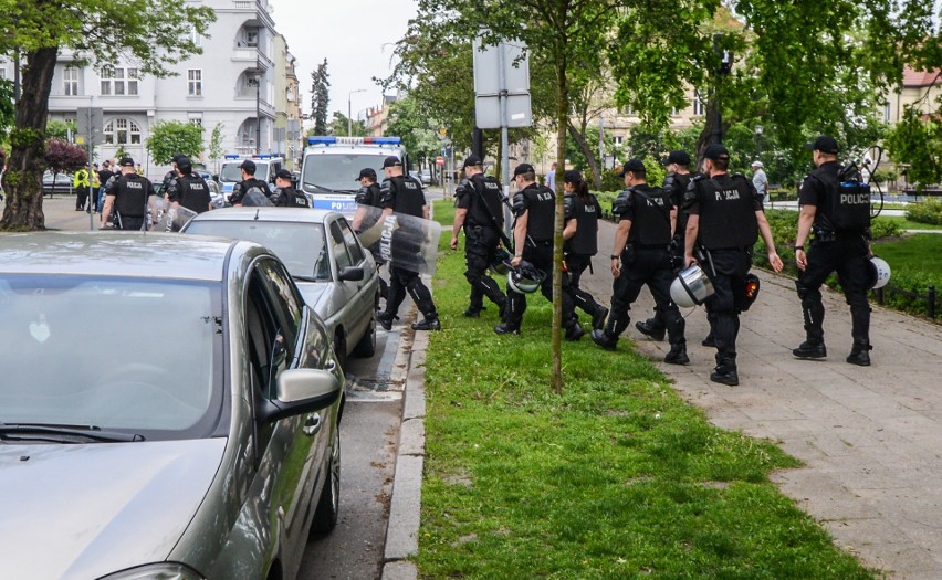 W sobotę po południu przez centrum Bydgoszczy przeszła...