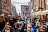 Black Lives Matter w Gdańsku. Na Długim Targu protestowali przeciwko rasizmowi [zdjęcia, wideo]